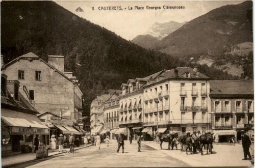Cauterets, La Place Georges Clemenceau