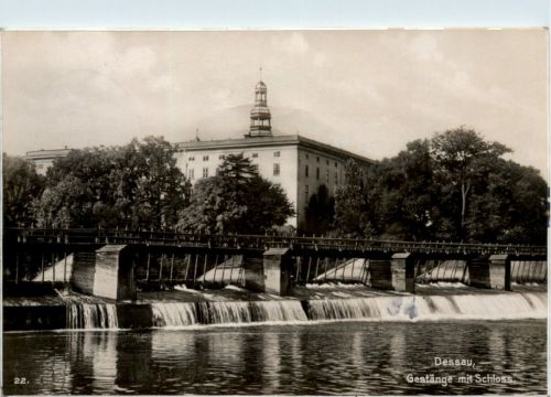 Dessau, Gestänge mit Schloss