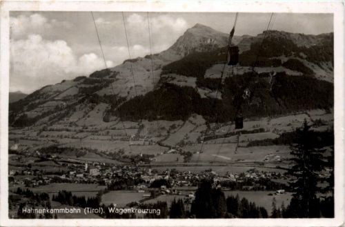 Hahnenkammbahn Tirol, Wagenkreuzung, Blick auf Kitzbühel