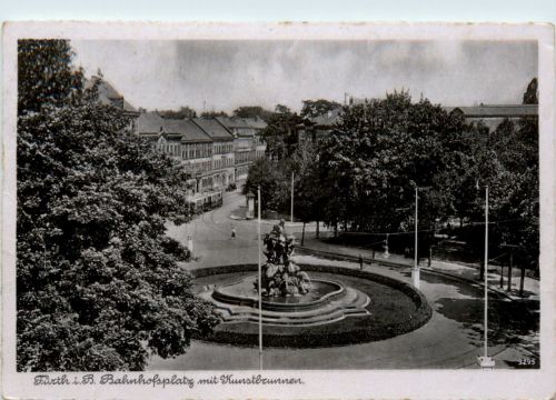 Fürth, Bahnhofsplatz mit Kunstbrunnen
