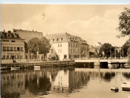 Warnemünde, Am Strom