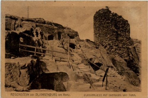 Regenstein bei Blankenburg am Harz, Burgverliess mit Oberburg und Turm