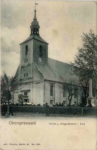 Spreewald, Kirche und Kriegerdenkmal in Burg
