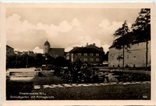 Finsterwalde, Schlossgarten mit Amtsgericht