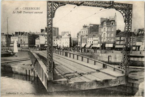 Cherbourg - Le Pont Tournant ouvrant