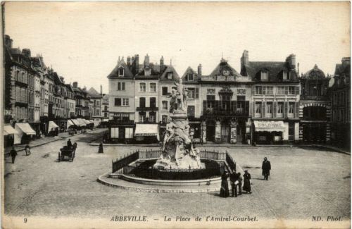 Abbeville - La Place de l Amiral Courbet