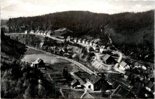 Altenau Oberharz, Hüttenstrasse mit Siedlung