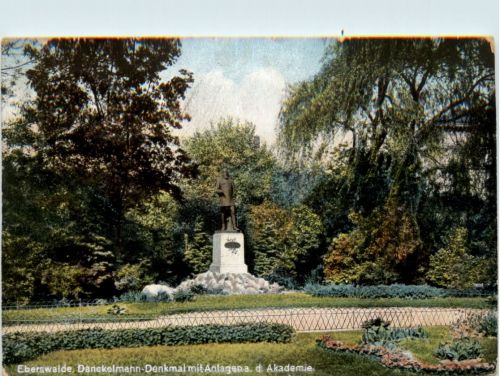 Eberswalde, Dankelmahn-Denkmal mit Anlagen d. Akademie
