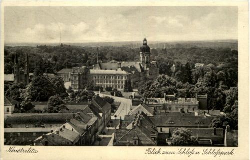 Neustrelitz, Blick zum Schloss und Schlosspark
