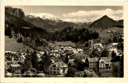 Aussee mit Toten Gebirge