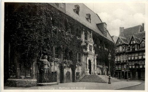 Quedlinburg, Rathaus mit Roland