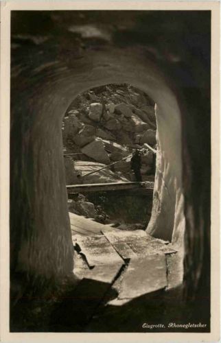 Eisgrotte im Rhonegletscher