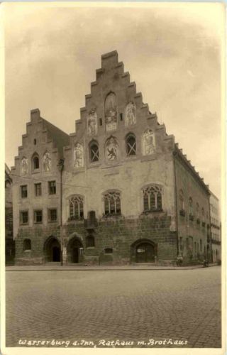 Wasserburg a. Inn, Rathaus mit Brothaus