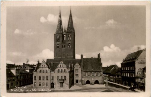 Stendal, Markt, Rathaus, Marienkirche