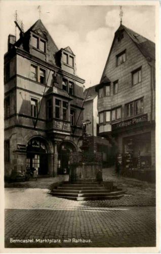 Bernkastel, Marktplatz mit Rathaus