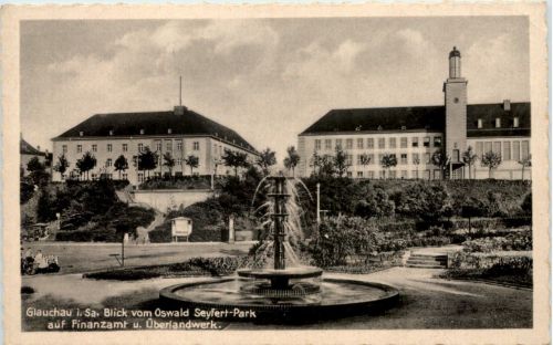 Glauchau, Blick vom Oswald Seyfert-Park auf Finanzamt u. Überlandwerk