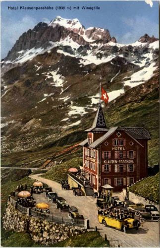 Hotel Klausenpasshöhe mit Postbus