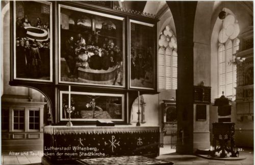 Wittenberg, Altar und Taufbecken der neuen Stadtkirche