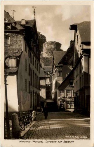 Monschau-Montjoie, Durchblick zum Eselsturm