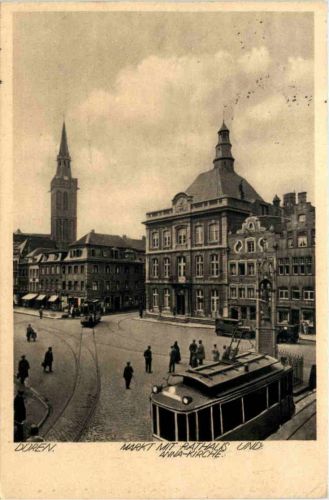 Düren, Markt mit Rathaus und Annakirche