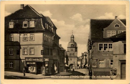 Waltershausen in Thüringen, Hauptstrasse mit Nikolaustor