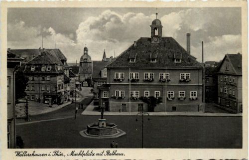 Waltershausen in Thüringen, Marktplatz mit Rathaus