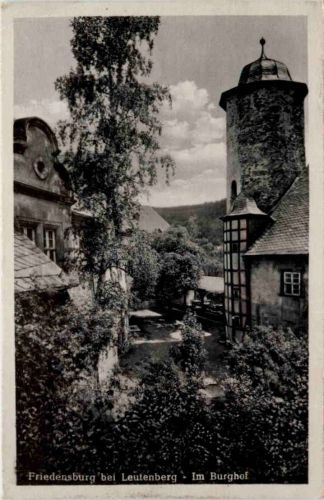 Leutenberg, Die Friedensburg, Im Burghof