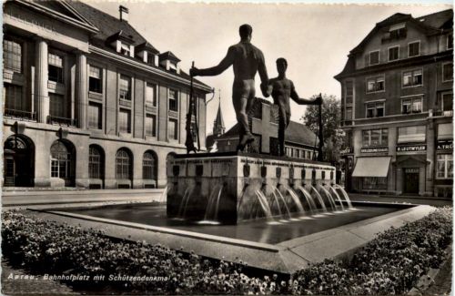 Aarau - Bahnhofplatz mit Schützendenkmal