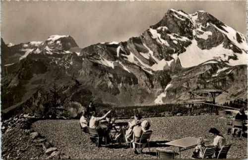Braunwald - Ausblick vom Bergrestaurant Gummen