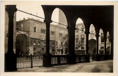 Verona - Piazza Dante