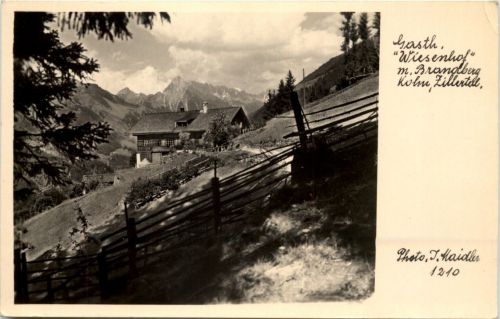 Kohn, Zillertal, Gasthof Wiesenhof mit Brandberg