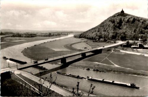 Porta Westfalica, mit Kaiser-Wilhelm-Denkmal und neuer Weserbrücke