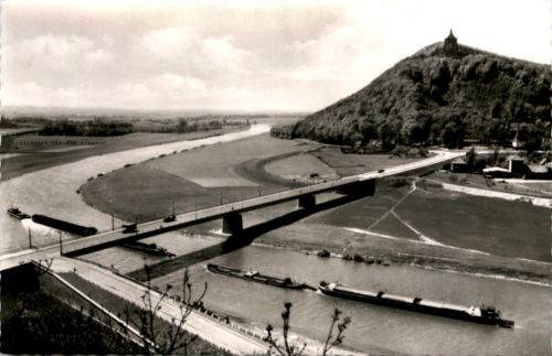 Porta Westfalica, mit Kaiser Wilhelm-Denkmal und neuer Weserbrücke