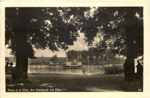Riesa an der Elbe, Am Stadtpark mit Elbe