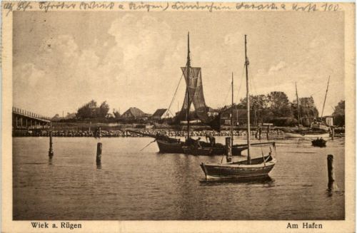 Wiek auf Rügen, Am Hafen