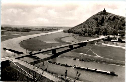 Porta Westfalica, mit Kaiser-Wilhelm-Denkmal und neuer Weserbrücke