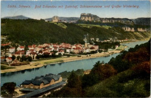 Bad Schandau mit Bahnhof, Schrammsteine und Grosser Winterberg