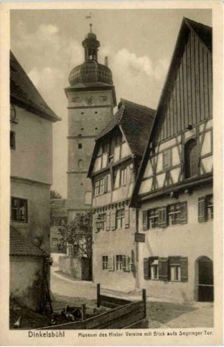 Dinkelsbühl, Museum des histor. Vereins mit Blick aufs Segringer Tor