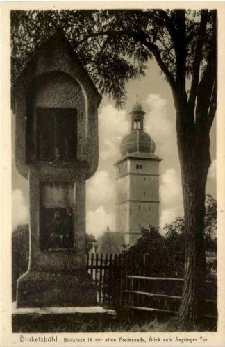 Dinkelsbühl, Bildstock in der alten Promenade, Blick aufs Segringer Tor