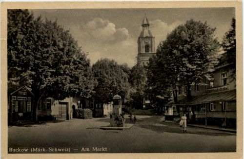 Buckow - Mark, am Markt
