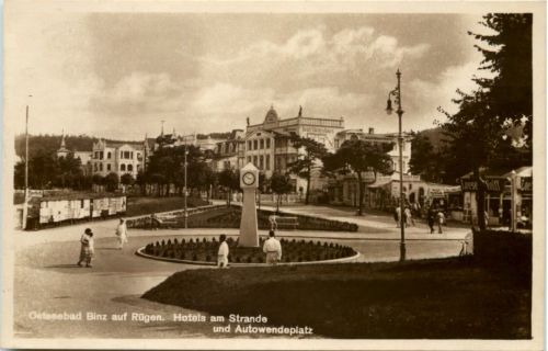 Binz a. Rügen, Hotels am Strande und Autowendeplatz