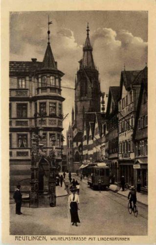 Reutlingen, Wilhelmstrasse mit Lindenbrunnen