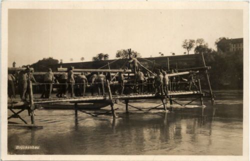 Schweizer Armee - Brückenbau