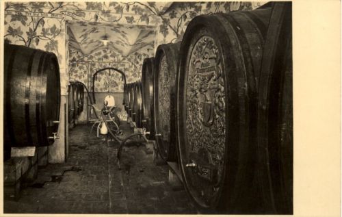Weinfässer - Weinbau . Fam. Zimmermann