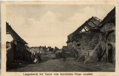 LAngemarck by Ypern vom feindlichen Feuer zerstört