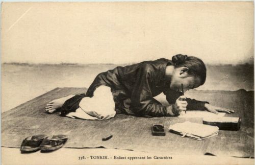 Tonkin - Enfant apprenant les Caracteres