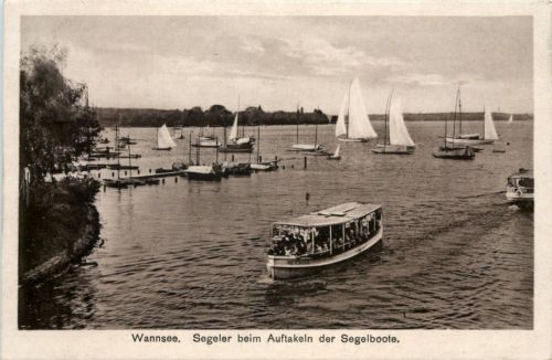 Wannsee, Segler beim Auftakeln der Segelboote