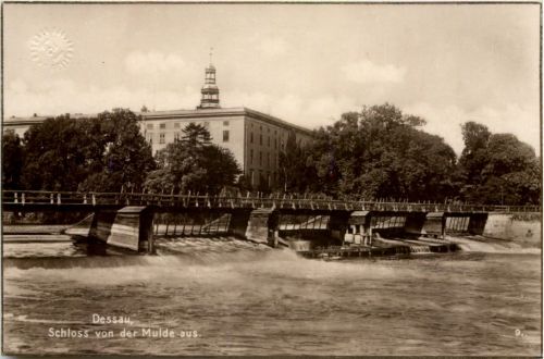 Dessau, Schloss von der Mulde aus
