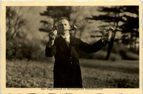 Hannover - Der Vogelfreund im Königsgarten Herrenhausen