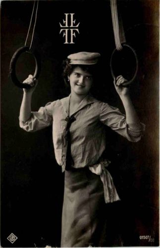 Turnen Ringe -Frau